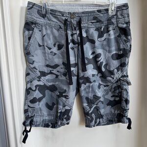 Nike Men's Gray Camo Drawstring Cargo Shorts Size S